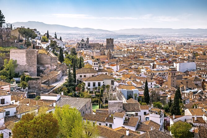 Alhambra with Nazaries Palaces Private Tour - The Alcazaba, where the views do the talking