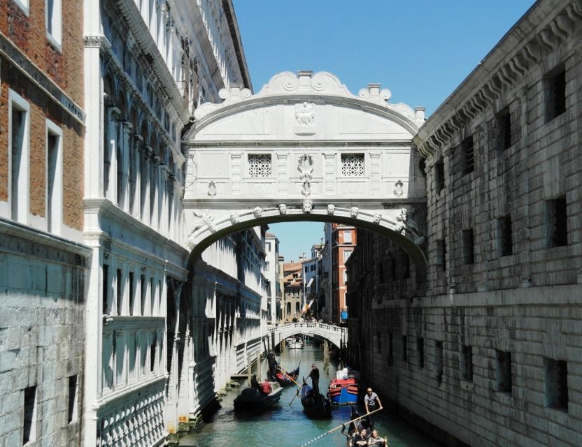 All-Inclusive Tour: Doge Palace, St Mark's Basilica & Square - Entering Doge’s Palace
