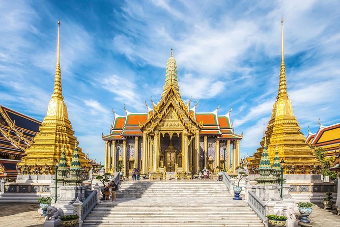 Amazing Bangkok Tour with Grand Palace, Emerald Buddha & Wat Arun - Wat Phra Kaew and the Emerald Buddha