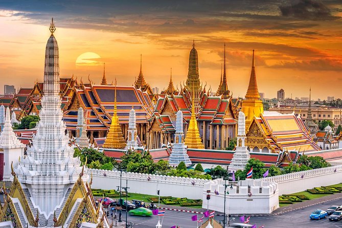 Amazing Bangkok Tour with Grand Palace, Emerald Buddha & Wat Arun - The Grand Palace’s throne and reception halls