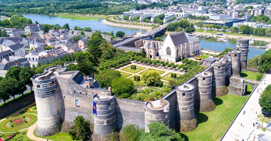 Angers: Château d'Angers Entrance Ticket - Arriving at Château d’Angers
