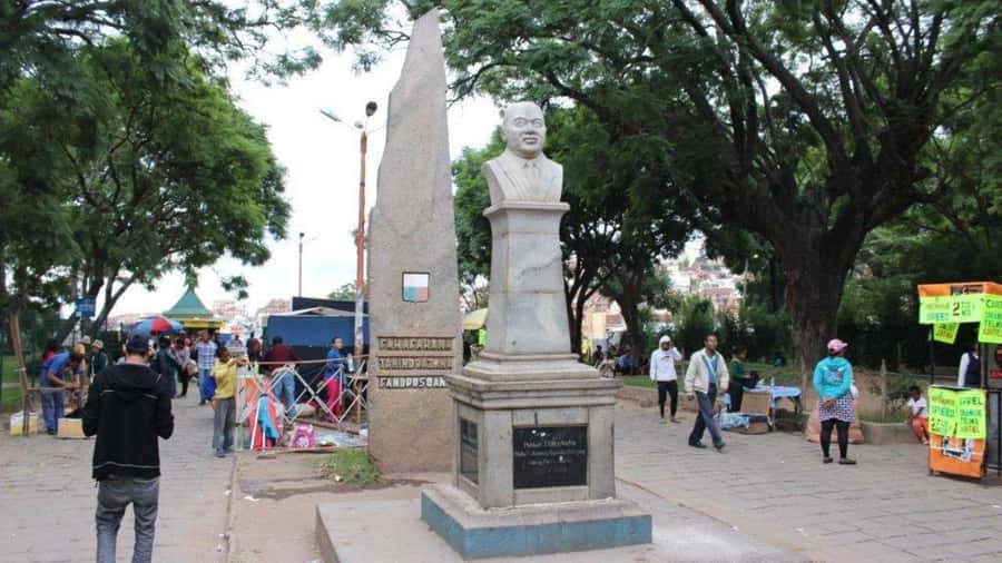 Antananarivo: Guided Tour and sunset in queen's palace - Antaninarenina and the city from above
