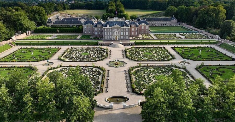 Apeldoorn: Het Loo Palace Entry Ticket - Why Het Loo feels different from a standard palace visit