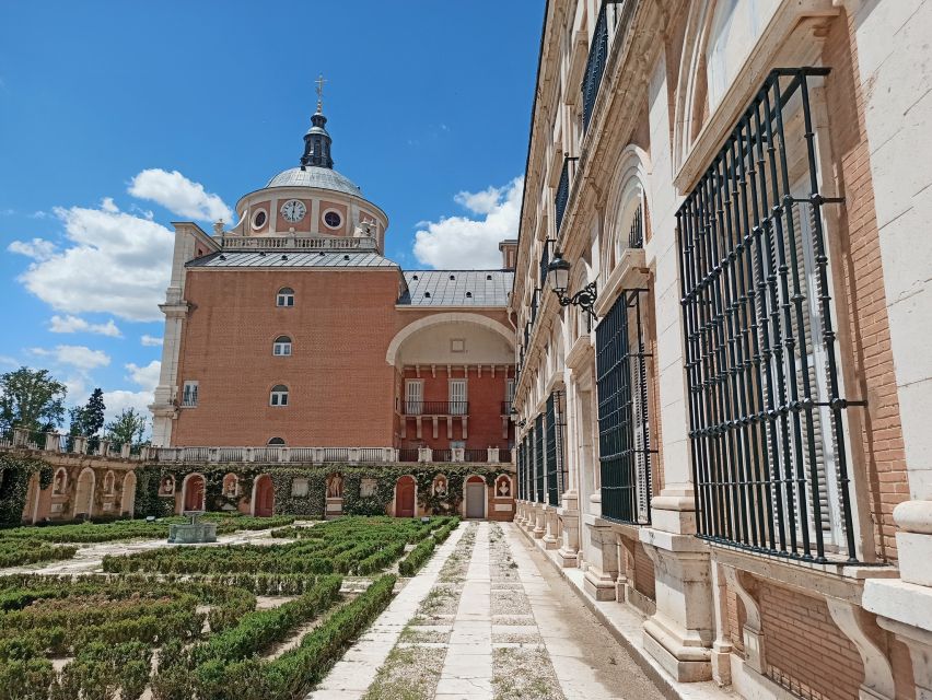 Aranjuez: Royal Palace Guided Tour - The Throne Room and private audiences
