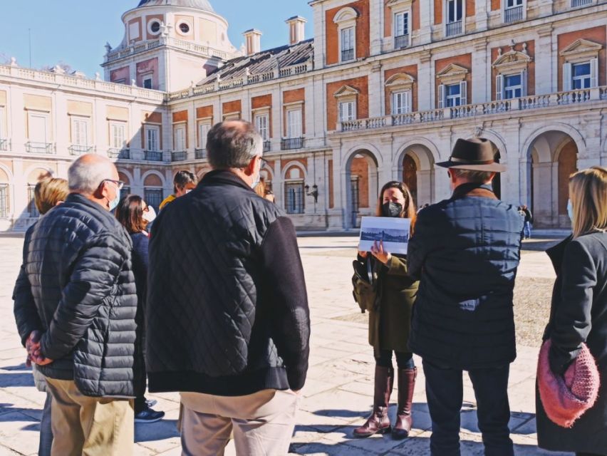 Aranjuez: Royal Palace Guided Tour - The Queen’s office and bedroom