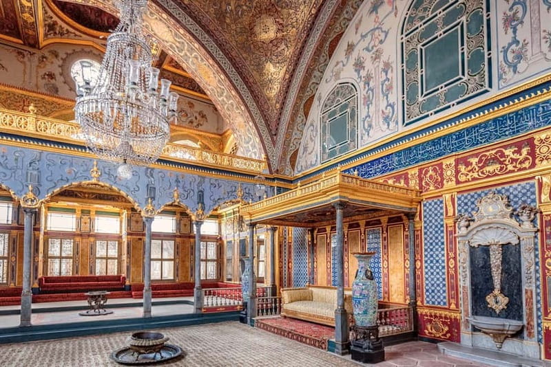 Asia Continent & Topkapı Palace & Harem. Guided, Small group - Guide quality and the pace of the day