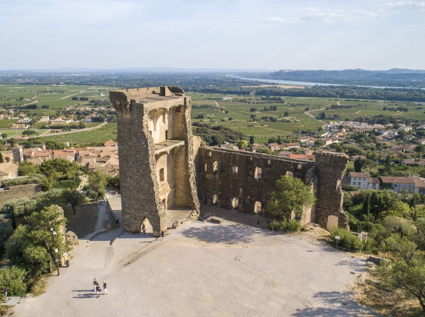 Avignon: Full-Day Châteauneuf du Pape Wines & Luberon Tour - Roussillon and its ochre cliffs