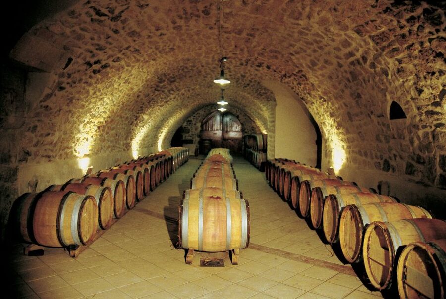 Avignon: Full-Day Wine Tour around Châteauneuf-du-Pape - Lunch is more than a quick stop