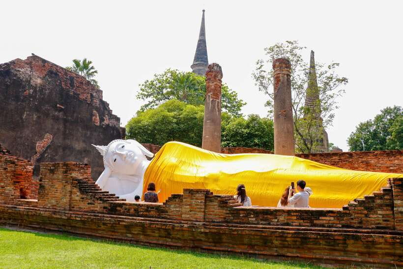Ayutthaya One Day: Famous Temples & Bang Pa-In Palace Tour - Transport, weather, and what to pack