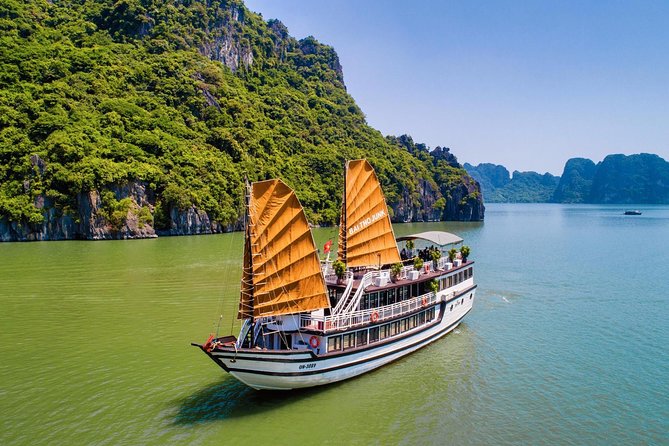 Bai Tu Long boutique & budget cruise 2D: Kayaking, swimming at pristine palaces - An early start and Vung Vieng fishing village