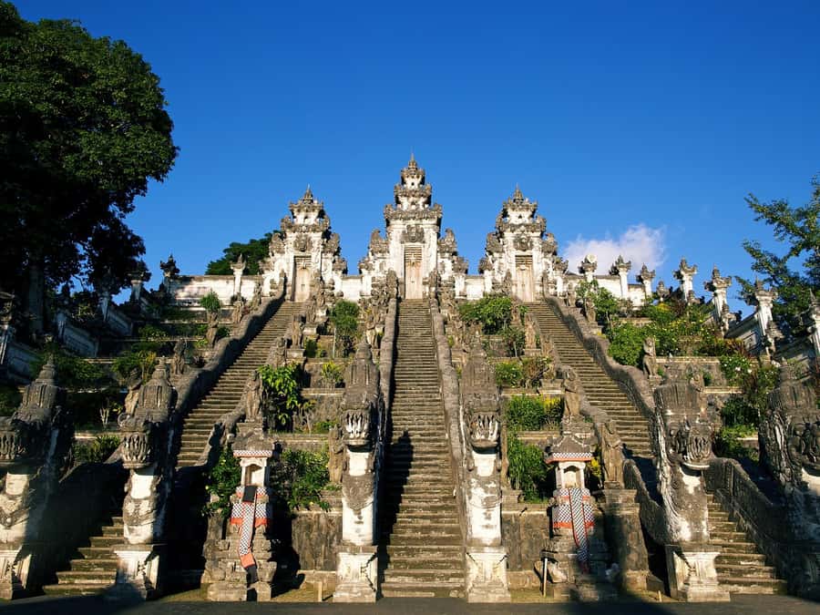 Bali: Lempuyang Temple, Water Palace, and Waterfall Tour. - What to pack and how to dress
