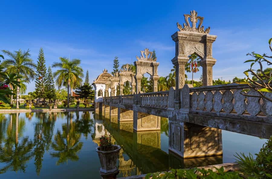 Bali: Ujung Water Palace, Candidasa and Sidemen Village Tour - Candidasa and the coastal views
