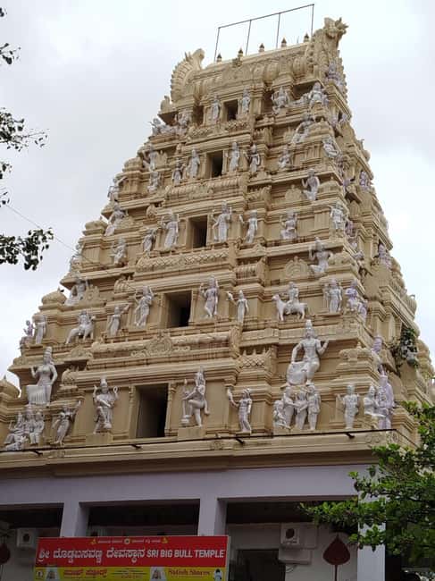 Bangalore Walking Tour KR Flower Market,Fort,Tippu palace - Why KR Market makes this a worthwhile Bangalore walk