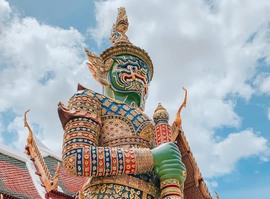 Bangkok: 2 Hours Grand Palace & Wat Pho Private Tour - The short tuk-tuk ride to Wat Pho
