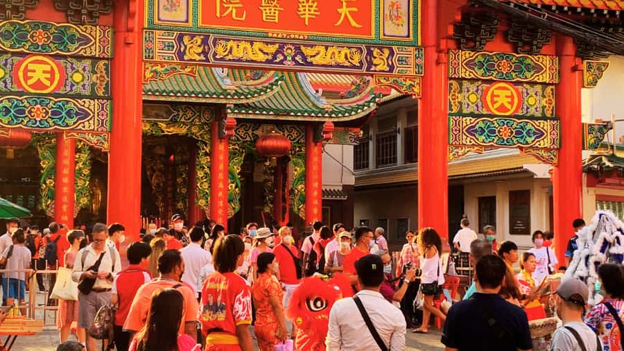 Bangkok: City Highlights Private Tour with Palace & Temples - Tha Chang Pier and the riverfront pause