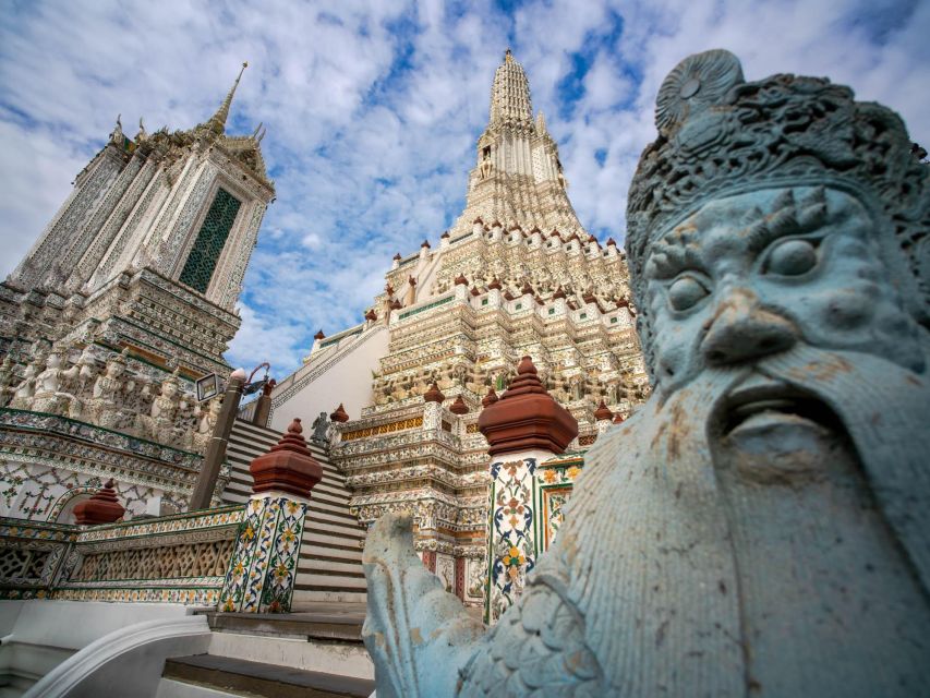 Bangkok: Grand Palace and Wat Arun Guided Walking Tour - Crossing the Chao Phraya by ferry