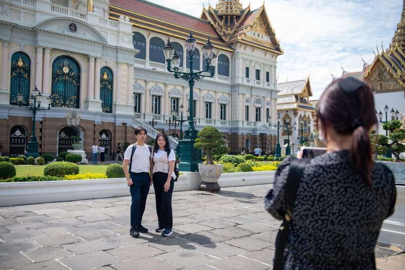 Bangkok: Grand Palace and Wat Phra Kaew Guided Walking Tour - What you pay, and what the price really means