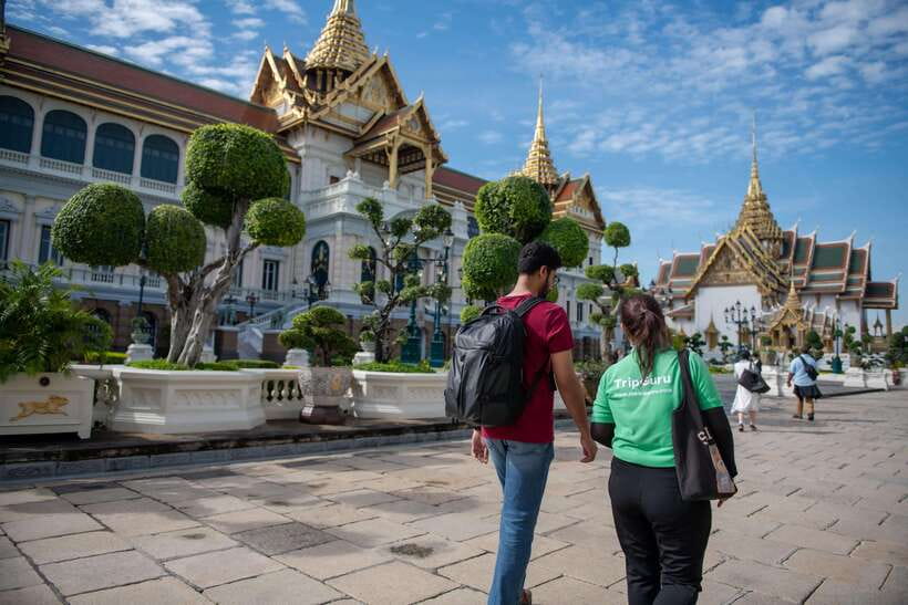 Bangkok: Grand Palace and Wat Phra Kaew Guided Walking Tour - How to choose the right version