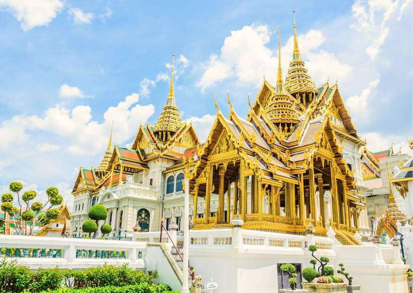 Bangkok: Grand Palace & Emerald Buddha Entry with Audioguide - Gold leaf, carved details, and royal grounds