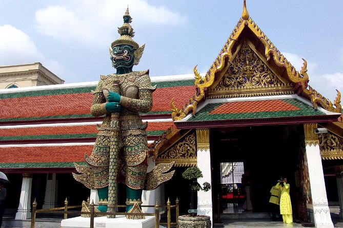 Bangkok Grand Palace Tour with Convenient Hotel Transfer - Guides can make or break the three-hour visit