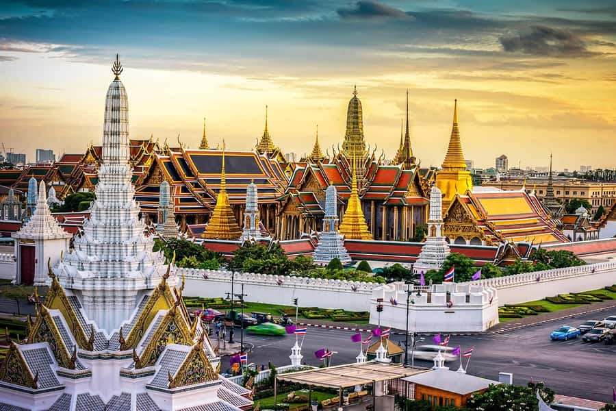 Bangkok: Grand Palace, Wat Arun & Giant Buddha Iconic Tour - Why this Bangkok day tour works