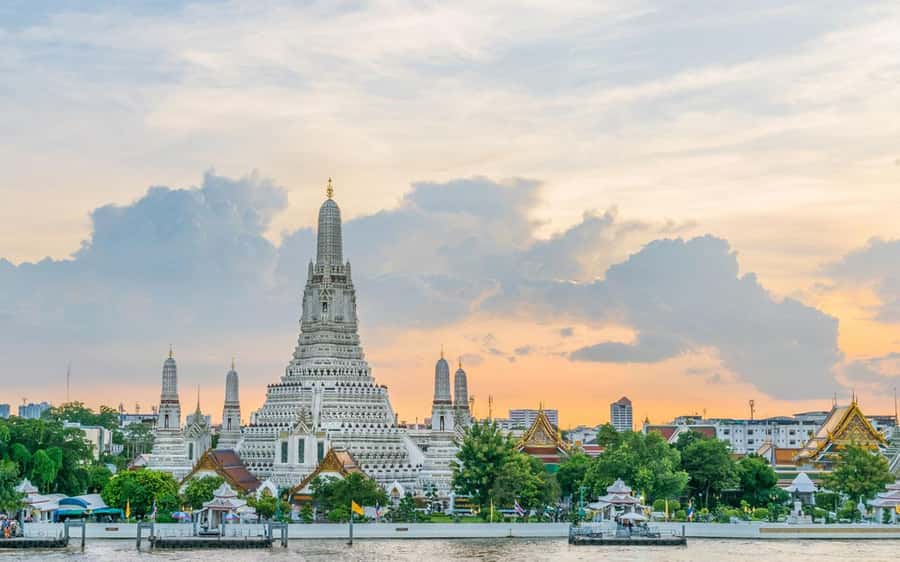 Bangkok: Grand Palace, Wat Arun & Giant Buddha Iconic Tour - The public ferry across the Chao Phraya