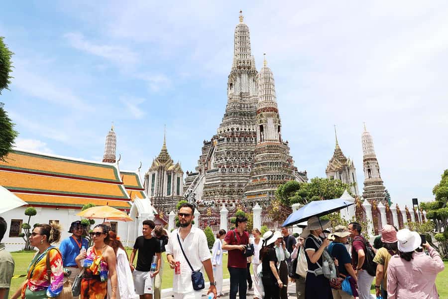 Bangkok: Grand Palace, Wat Arun & Giant Buddha Iconic Tour - Wat Paknam and Bangkok’s giant Buddha