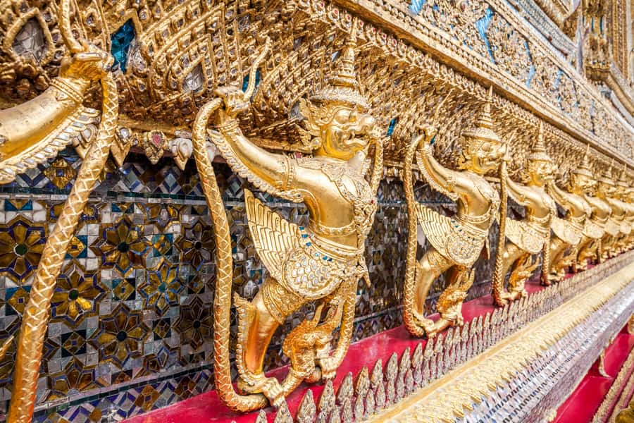 Bangkok: Grand Palace, Wat Pho, and Wat Arun Private Tour - Five hours in a private car