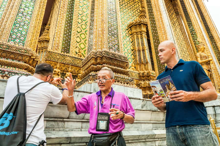 Bangkok: Grand Palace, Wat Pho, and Wat Arun Private Tour - Entering the Grand Palace and Wat Phra Kaew