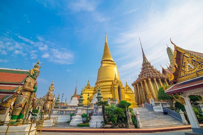 Bangkok: Grand Palace & Wat Pho Half-Day Japanese Tour - Why this four-hour route works in Bangkok