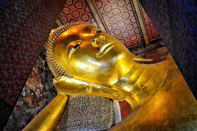 Bangkok: Grand Palace & Wat Pho Half-Day Japanese Tour - Wat Pho and the golden Reclining Buddha