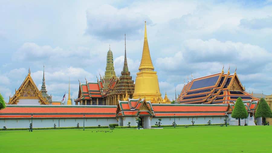 Bangkok: Grand Palace & Wat Pho Half-Day Private Tour - Key points at a glance