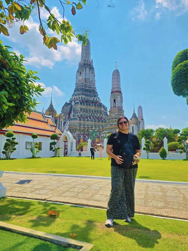 Bangkok: Grand Palace, Wat Pho, Wat Arun and Wat Sa Ket Tour - Wat Arun adds the Chao Phraya River