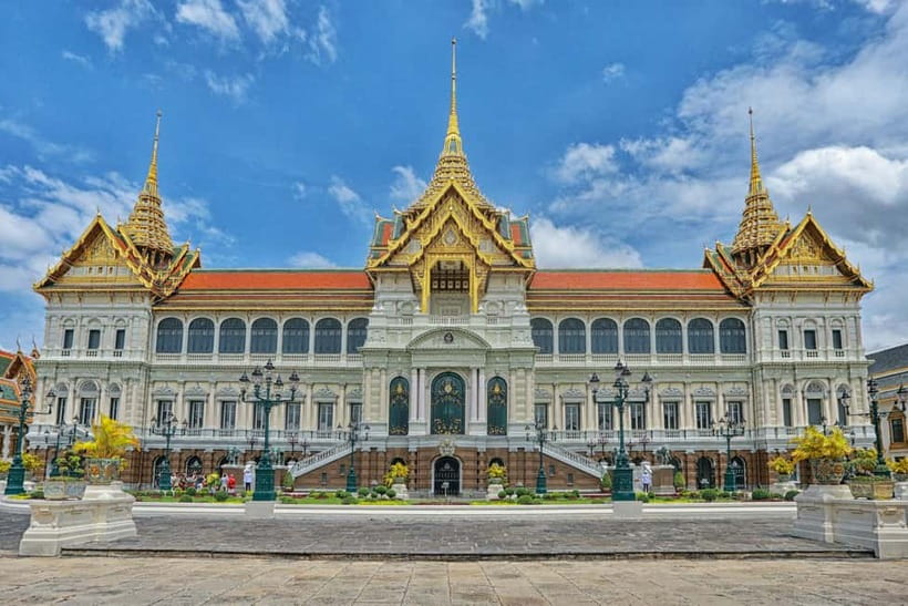 Bangkok: Grand Palace, Wat Pho, Wat Arun Sacred & Local Tour - Key points to know before booking