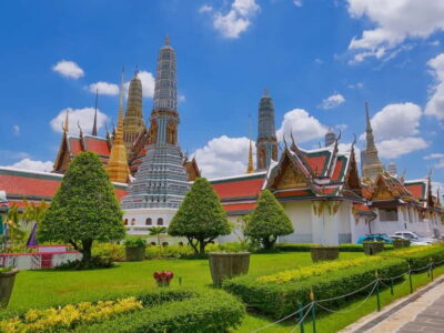 Grand Palace, Wat Pho, Wat Arun Sacred & Local Tour