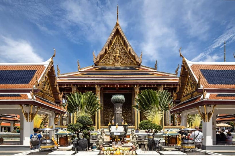 Bangkok: Grand Palace, Wat Pho, Wat Arun Sacred & Local Tour - What the $18 price really covers