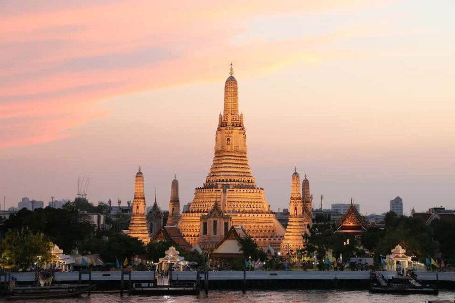 Bangkok: Grand Palace, Wat Pho & Wat Arun Tour in Italian - The Grand Palace and Wat Phra Kaew