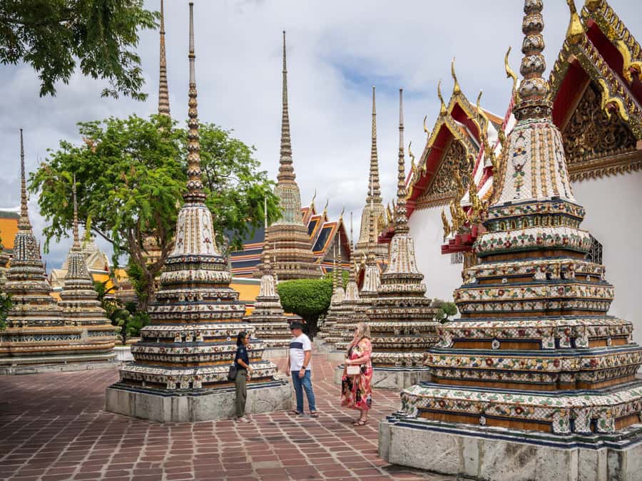 Bangkok: Grand Palace, Wat Pho with Mango Dessert Tastings - Should you book this Bangkok temple and dessert tour?