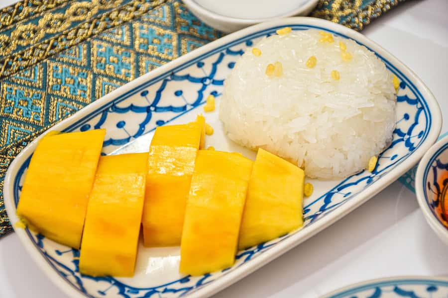 Bangkok: Grand Palace, Wat Pho with Mango Dessert Tastings - Starting at Sanam Chai, Bangkok’s handy temple gateway