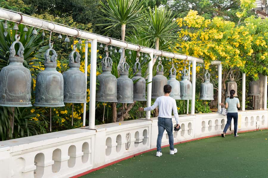 Bangkok: Grand Palace, Wat Pho with Mango Dessert Tastings - Pace, comfort, and who will like this tour