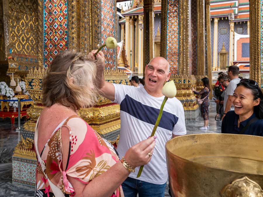 Bangkok: Grand Palace, Wat Pho with Mango Dessert Tastings - Cancellation and meeting details worth noting
