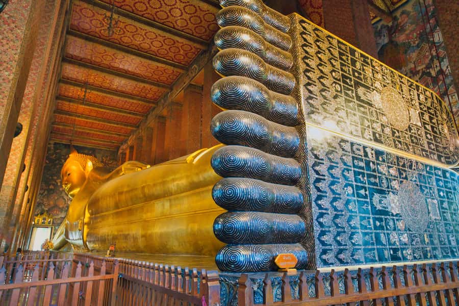 Bangkok: Grand Palace, Wat Pho with Mango Dessert Tastings - Wat Pho: more than a reclining Buddha photo stop