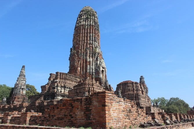Bangkok Half Day Guided Tour: Grand Palace, Wat Arun & Wat Pho - Wat Arun beside the Chao Phraya