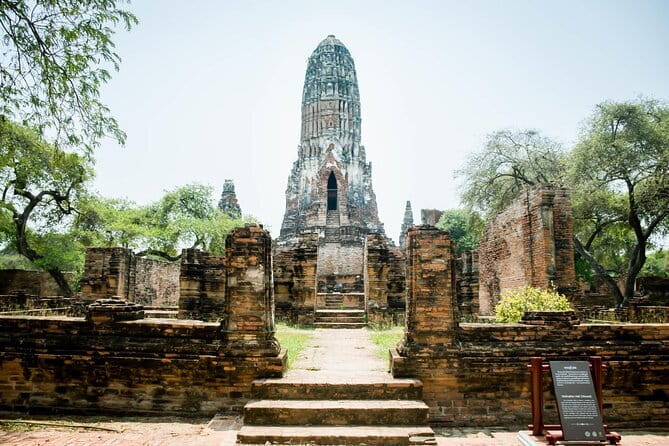 Bangkok Half Day Guided Tour: Grand Palace, Wat Arun & Wat Pho - What the $137.82 price really covers