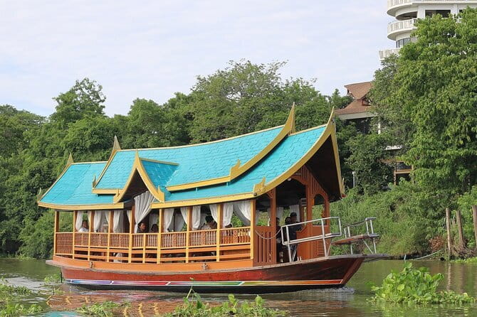 Bangkok Half Day Guided Tour: Grand Palace, Wat Arun & Wat Pho - The pace, walking, and practical demands