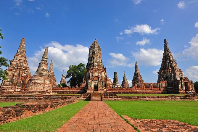 Bangkok: Private Ayutthaya and Bang Pa-In Summer Palace Tour - Bang Pa-In Palace and its unusual mix of styles
