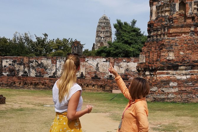 Bangkok: Private Ayutthaya and Bang Pa-In Summer Palace Tour - Lunch, driving, and the comfort of a private vehicle