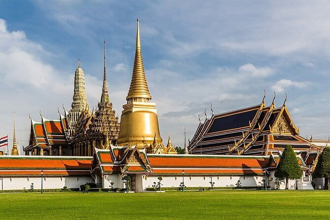 Bangkok Private Grand Palace Emerald Buddha and Reclining Buddha - The Grand Palace’s royal halls
