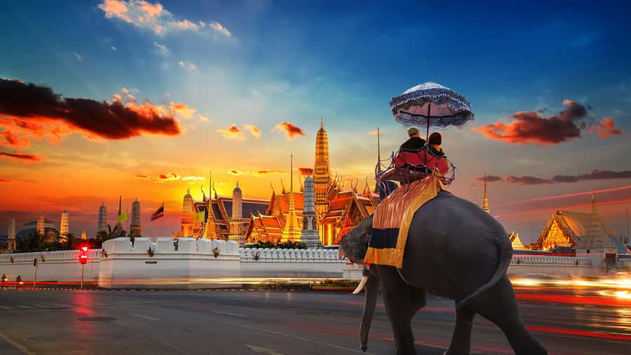 Bangkok:Private Guided Tour |Grand Palace, Wat Pho, Wat Arun - The Grand Palace gives you Bangkok’s grand opening