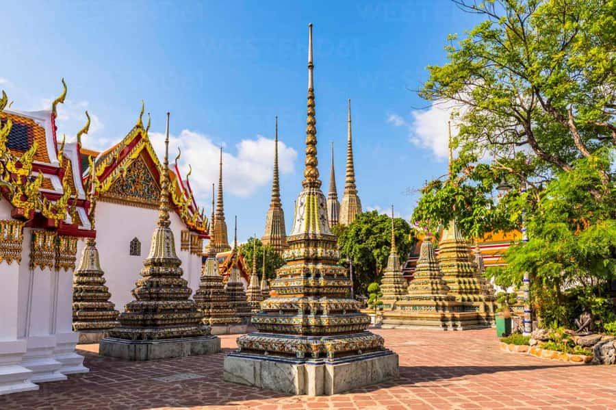 Bangkok: Private Temple City Grand Palace, Wat Pho, Wat Arun - Crossing the river to Wat Arun